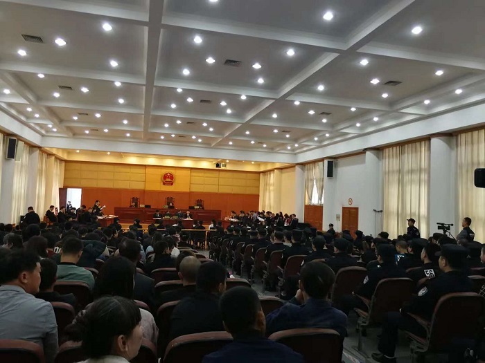 庭审现场图片.jpg